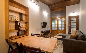 Retro Apartment 11